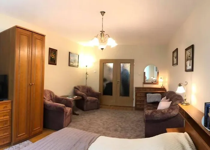 Anna アパート ヘーヴィーズ